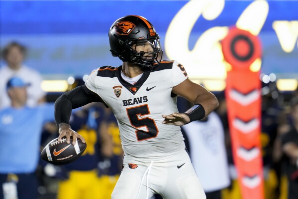 Oregon State quarterback DJ Uiagalelei looks for a receiver during the second half of the team's NCAA college football game against California on Saturday, Oct. 7, 2023, in Berkeley, Calif. (AP Photo/Godofredo A. Vásquez)